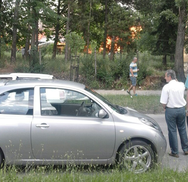 Гори војни магацин у Младеновцу